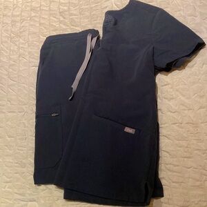 Figs navy blue scrub set small